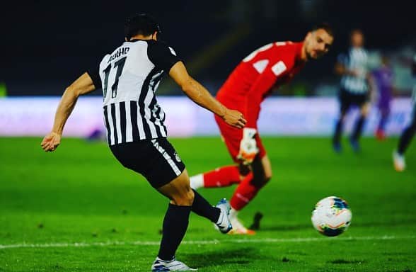 浅野拓磨のインスタグラム：「3 points 💪  #goal #victory #jaguar  #感謝。」
