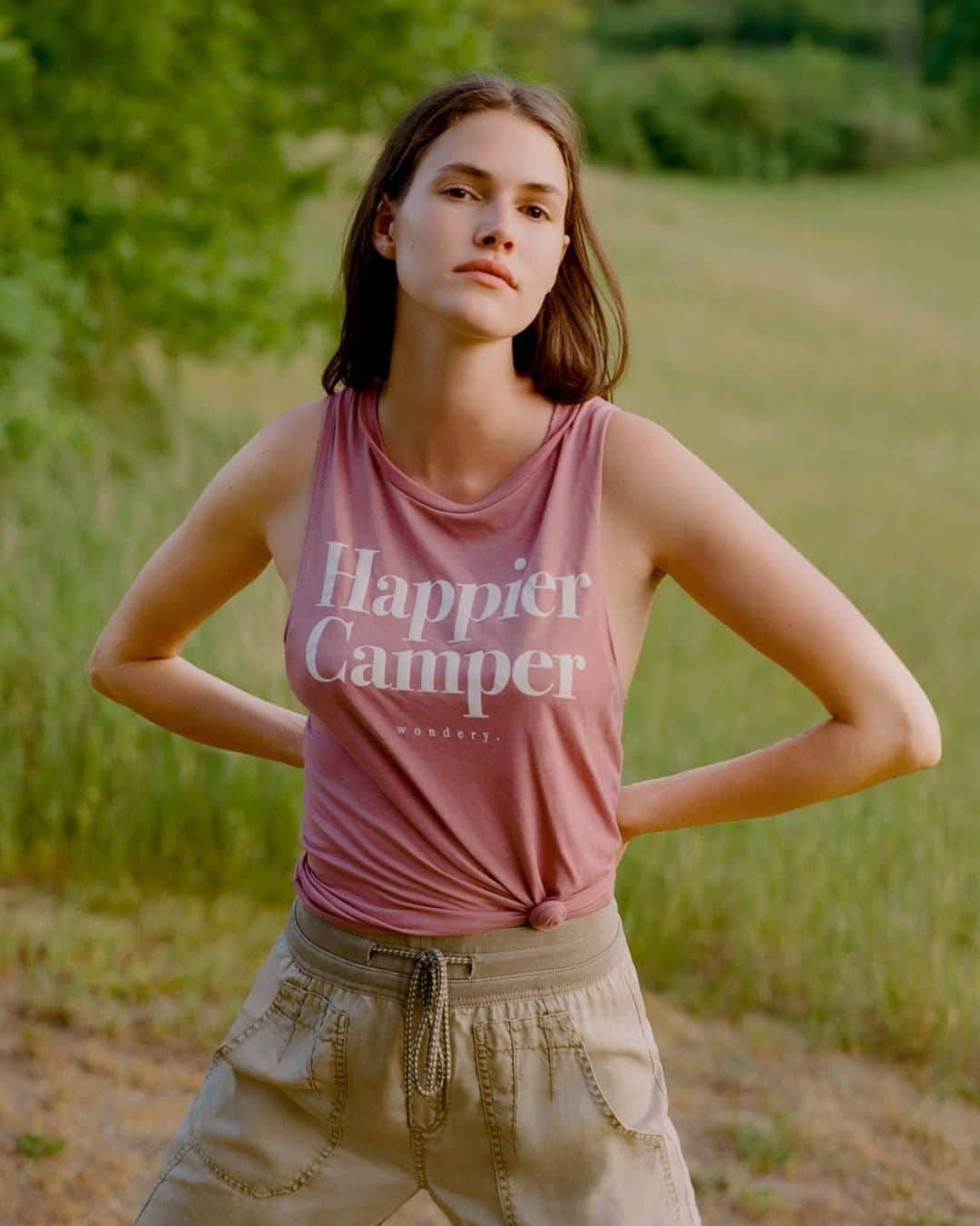 Anthropologieさんのインスタグラム写真 - (AnthropologieInstagram)「Pick a shirt that gets the conversation going 💬 Shop our favorite graphic tees at the link in bio.」8月10日 8時01分 - anthropologie