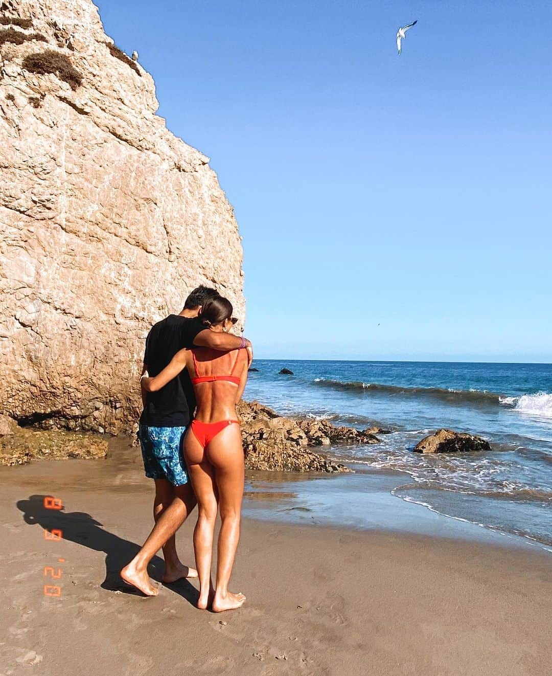 Camila Coelhoさんのインスタグラム写真 - (Camila CoelhoInstagram)「vitamin SEA🦀🌊 #summer #beach (wearing @camilacoelhocollection bikini ) @revolve」8月10日 8時14分 - camilacoelho