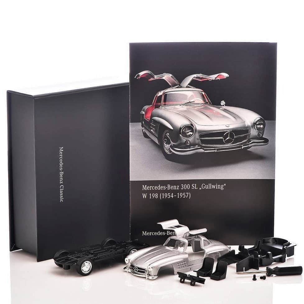 メルセデス・ベンツさんのインスタグラム写真 - (メルセデス・ベンツInstagram)「🔧 ⚙ 🔨 We already built the Mercedes-Benz 300 SL "Gullwing" dream car. Now it's your turn. Klick on the link and get your own kit!   via @mercedesbenzmuseum」8月9日 23時30分 - mercedesbenz