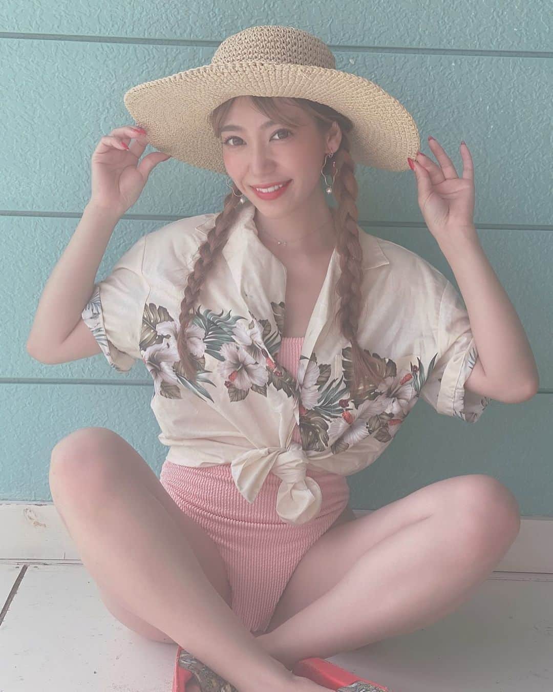のインスタグラム：「2日間ありがとう🌺 ・ ・ ・ ・ ・ #海　#beach #グラビア #水着　#アロハシャツ #アロハ　 #aloha #alohashirt #summer #swimwear #japan_of_insta #japan #japanesegirl #tokyocameraclub」