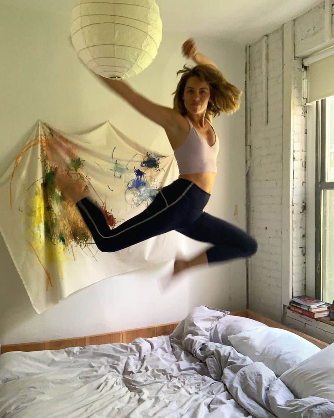 freepeopleさんのインスタグラム写真 - (freepeopleInstagram)「When you’ve cleaned your apartment, made breakfast, and set your weekly intentions all before 11 AM.  @fpmovement Ambassador @chloe_kernaghan in the You’re A Peach Legging. #movingtogether」8月10日 0時06分 - freepeople