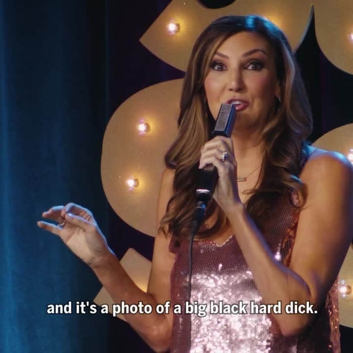 ヘザー・マクドナルドのインスタグラム：「Out this weekend! Watch my brand new stand up special, "Juicy Scoop" on Amazon with Prime Video! Drop your reviews and spread the word!⠀Link in bio!  ⠀ #JuicyScoop #HeatherMcDonaldComedy #PrimeVideo #AmazonPrime」