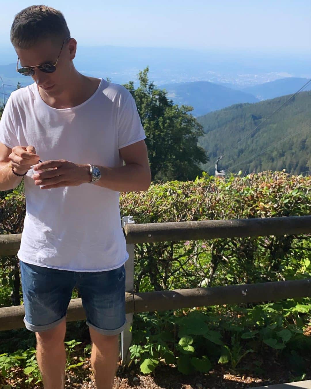 ニルス・ペテルセンのインスタグラム：「#EinLetztesEis #AufGehts #Start #Vorbereitung #SchlussMitUrlaub #Bundesliga #Training #NeueSaison #Vorfreude #SCFreiburg #NP18 🔥」