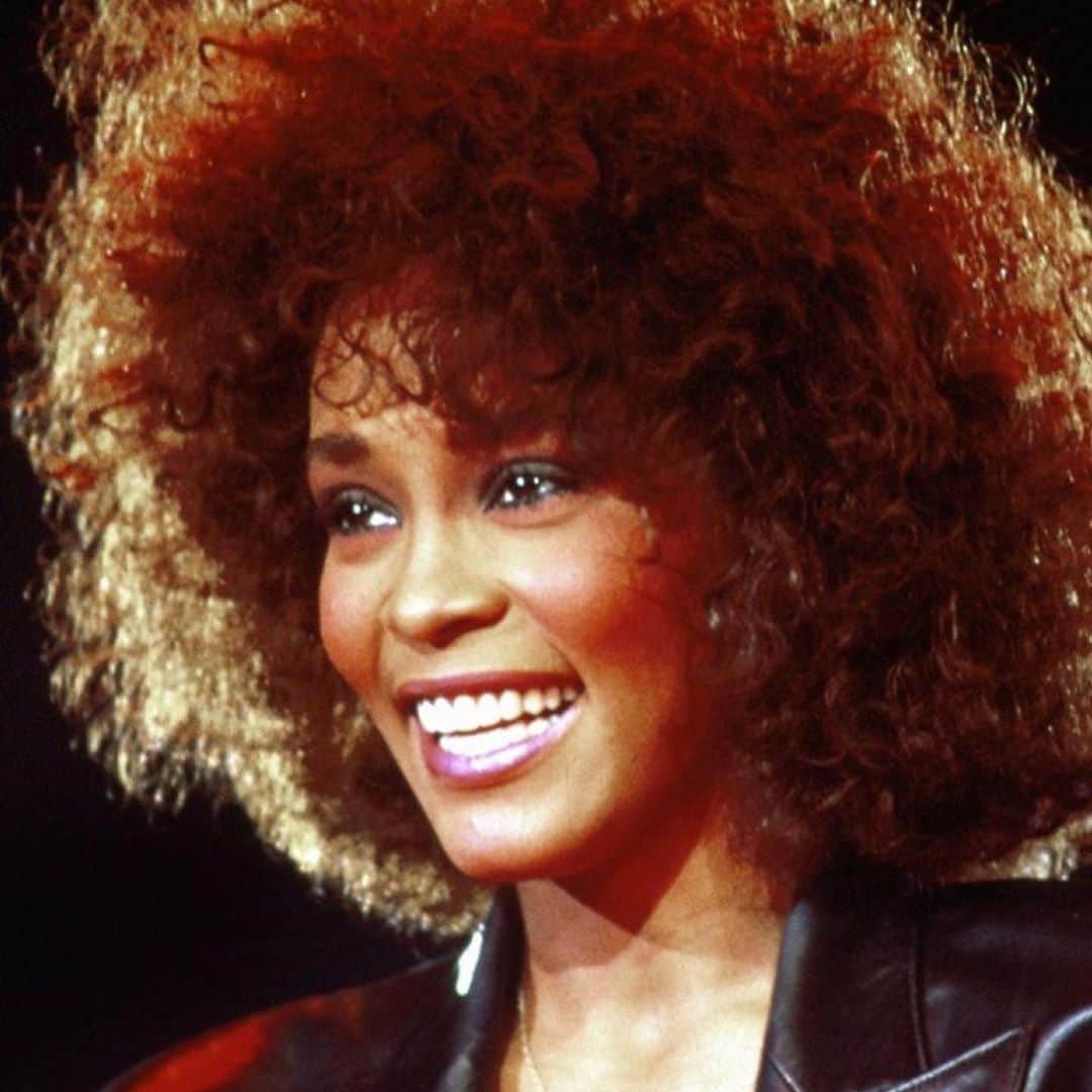 ジェニファー・ハドソンのインスタグラム：「Happy heavenly birthday to THE VOICE @whitneyhouston I still look to you and I will always honor you ! We miss u !」