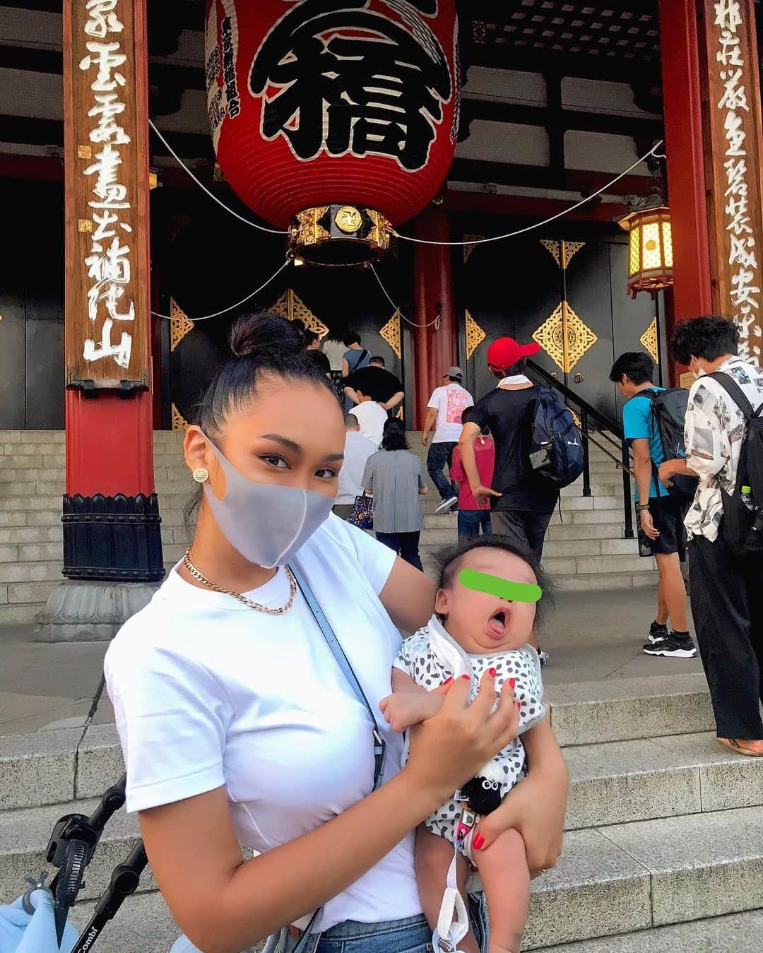 藤本紫媛のインスタグラム：「初 浅草寺👶🏽⛩」