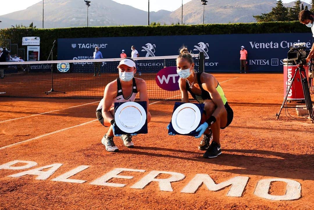 WTA（女子テニス協会）さんのインスタグラム写真 - (WTA（女子テニス協会）Instagram)「👏 Your 2020 @palermoladiesopen doubles champs, @tamarazidansek and @arantxarus1 🏆 🏆」8月10日 2時52分 - wta