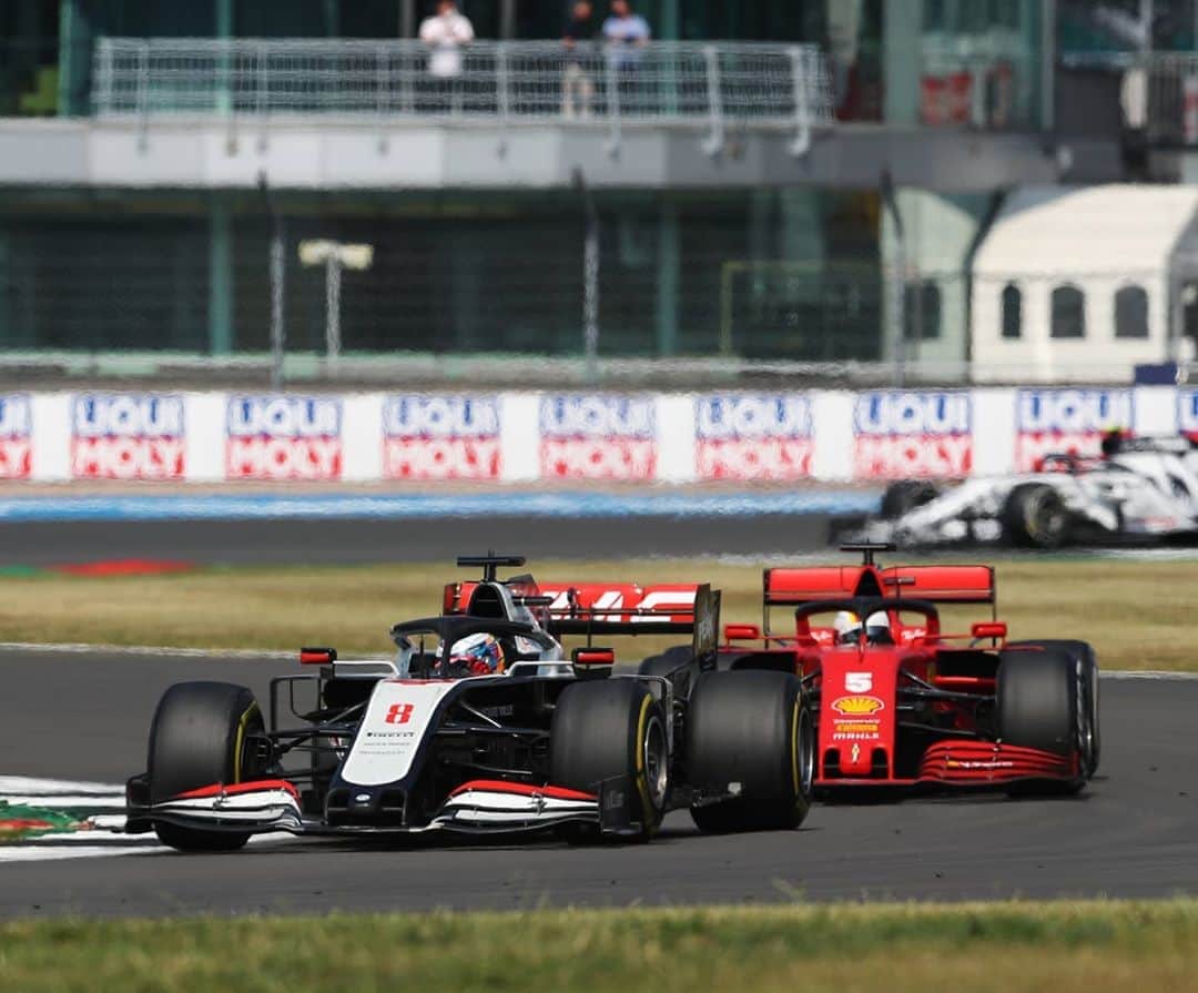 ロマン・グロージャンのインスタグラム：「The end results doesn't show it but I must say we had a strong weekend. Manage to get the best out of the VF20 in quali and in race pace, had some nice on track action with Seb (like in the good old days) and the boys did some quick pitstop. Only the start of the race wasn't good enough but that's my fault. Next one will be better 👌 #F170 #r8g #f1  @haasf1team」