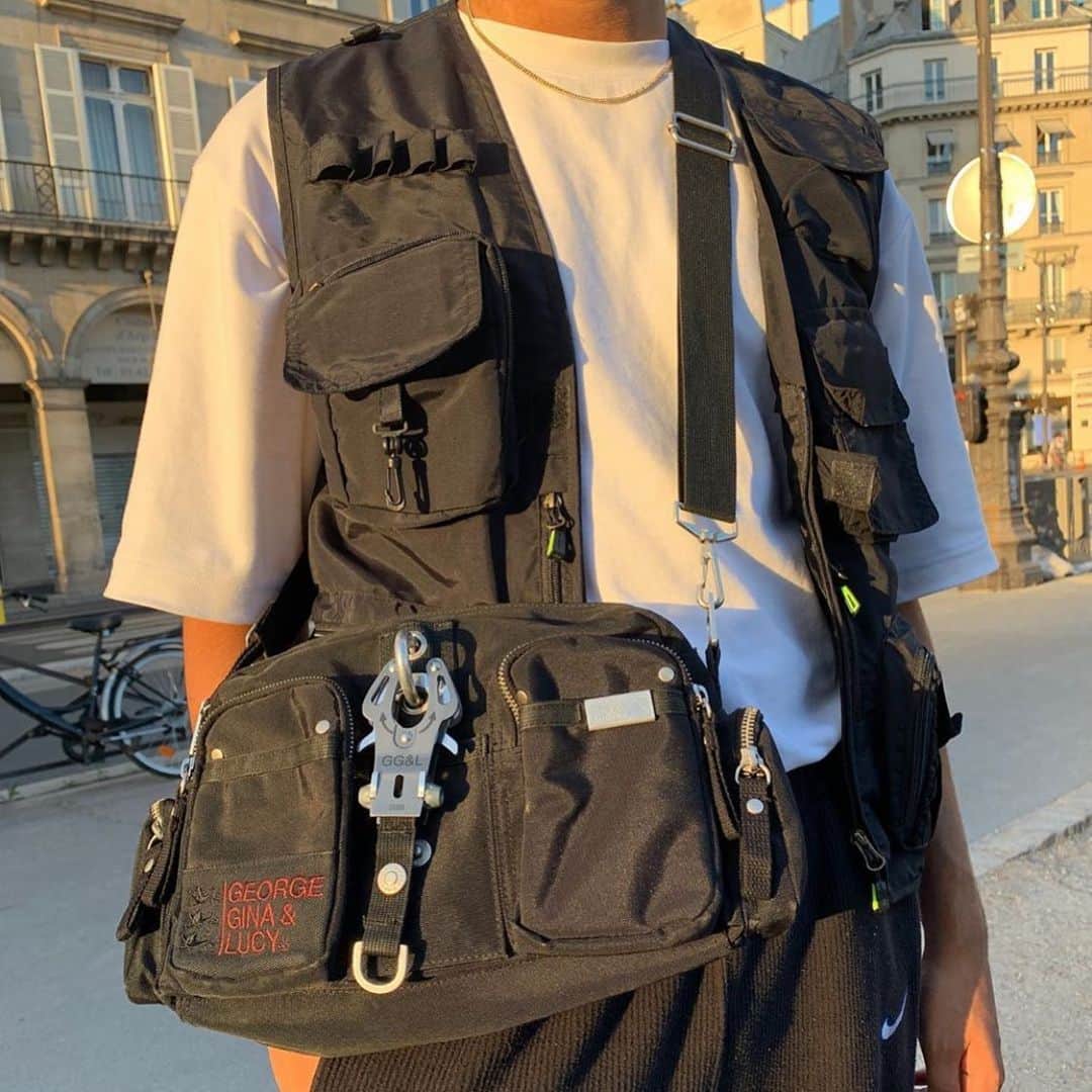 ジョージジーナ&ルーシーのインスタグラム：「Outfit Details by @thomaskii_ 🖤 #georgeginalucy #gglsquad #staystrong」