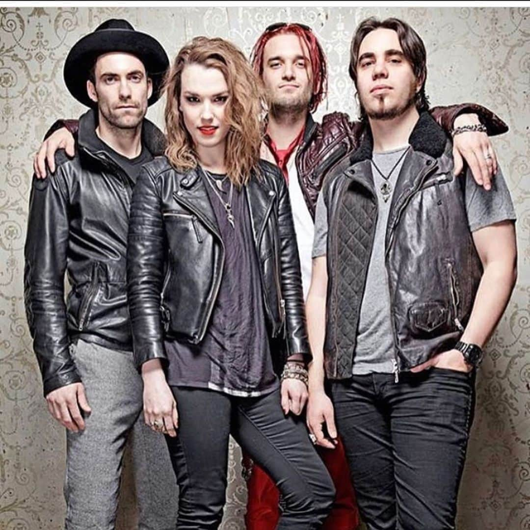 ジー・ヘイルさんのインスタグラム写真 - (ジー・ヘイルInstagram)「#HappyBirthdayHalestorm My band turns 23 today. More random photos of our journey.」8月10日 3時39分 - officiallzzyhale