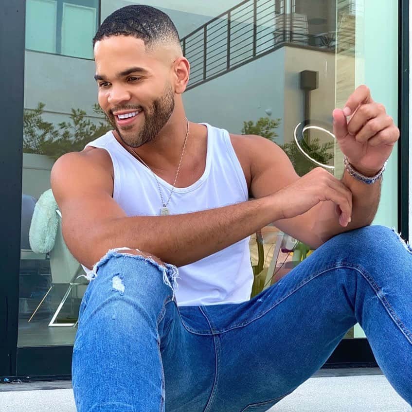ディジョン・タルトンのインスタグラム：「Black Man Joy....」