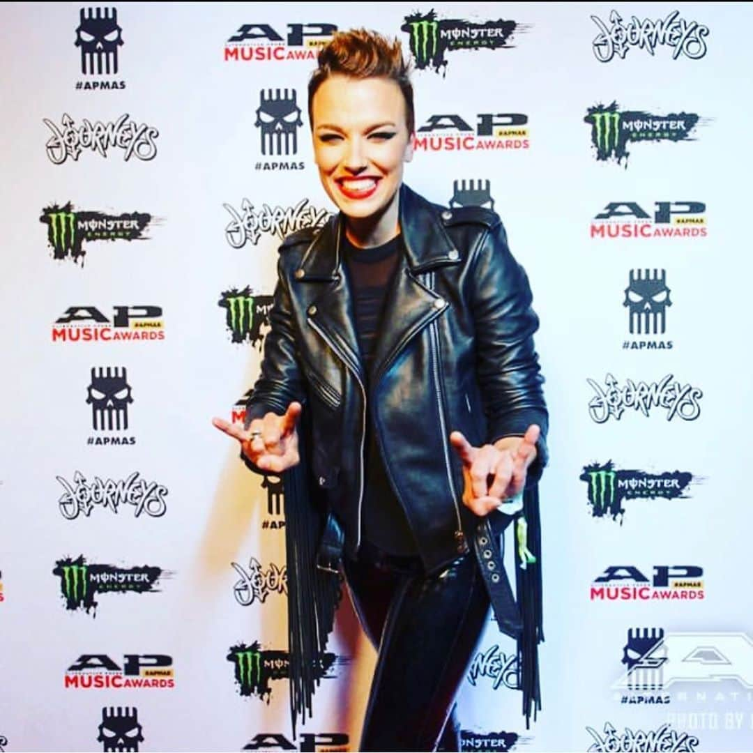 ジー・ヘイルさんのインスタグラム写真 - (ジー・ヘイルInstagram)「More random pics from our Adventures over the past 23 years. #HappyBirthdayHalestorm」8月10日 3時35分 - officiallzzyhale