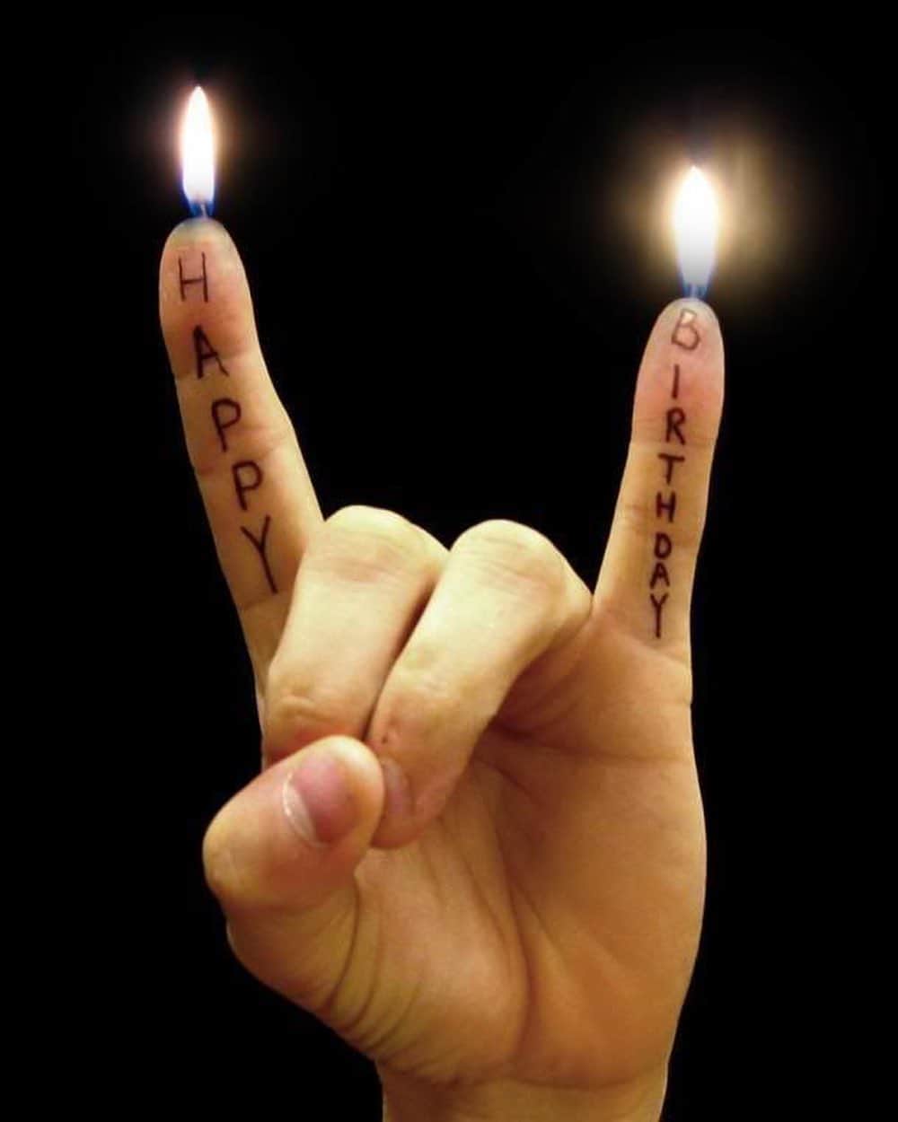 ジー・ヘイルさんのインスタグラム写真 - (ジー・ヘイルInstagram)「#HappyBirthdayHalestorm 23 years of Rock since  8/9/97」8月10日 4時10分 - officiallzzyhale