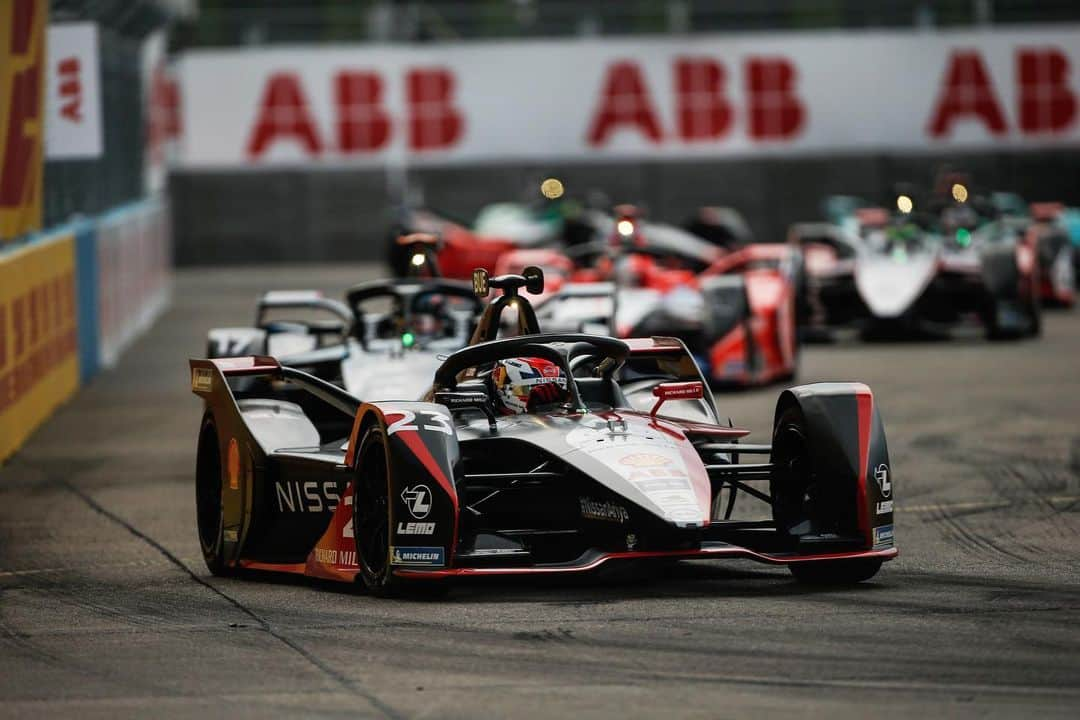 セバスチャン・ブエミさんのインスタグラム写真 - (セバスチャン・ブエミInstagram)「#BERLINEPRIX Another podium with a P3! @nissanedams @nismo moves second place in the team championship! Two races to go!  📸 LAT」8月10日 4時10分 - sebastien_buemi