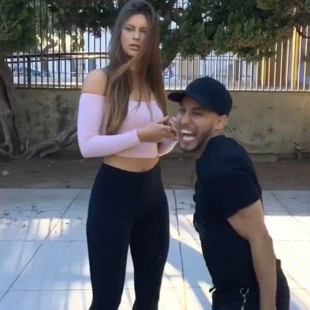Hannah Stockingのインスタグラム：「HAPPY BDAY to my best friend @anwar ! One of my favorite videos with you “If grown men acted like kids...” 😂 this video is now 4 years old! 🤯👏」