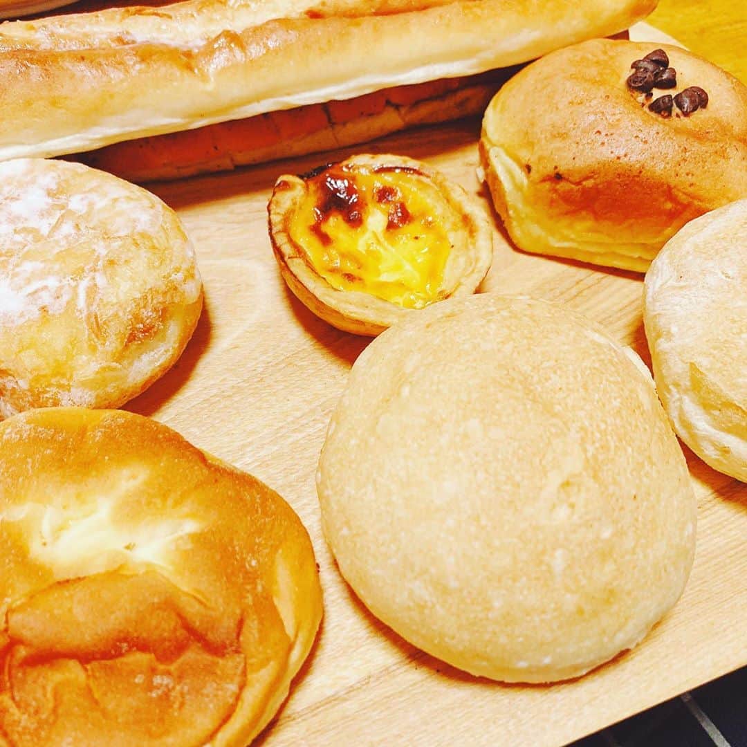 渕上沙紀さんのインスタグラム写真 - (渕上沙紀Instagram)「イマナマ終わりに岸さんと🌟 明日のごぜん様さまでもお世話になります😊 しかも明日のごぜん様、テーマは大好きな「パン」について🥪🥖 どんなクイズだそうかなぁ〜♩ ２枚目は、最近行ったパン屋さんの🥐 #グラマーペイン #岸真弓　さん #渕上沙紀  #イマナマ」8月10日 17時53分 - saki_fuchigami