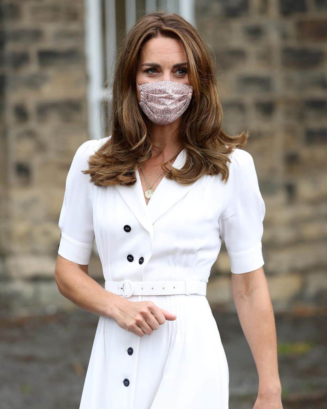 Vogue Australiaさんのインスタグラム写真 - (Vogue AustraliaInstagram)「As protective face masks become the norm across the globe, a host of royals and celebrities have been photographed stepping out wearing a mask—including #KateMiddleton, pictured here during a royal outing last week. In the bio link, we've stolen their styling tips and collated all the fashion inspiration you need on how to style your own mask. 📷 Getty Images」8月10日 16時23分 - vogueaustralia