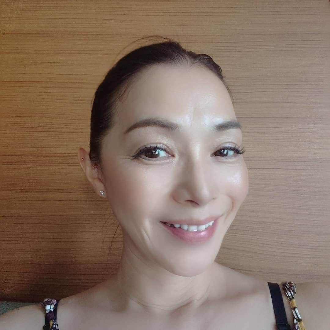 渡辺めぐみさんのインスタグラム写真 - (渡辺めぐみInstagram)「明日、8月11日は、ニッポン放送「ビバリー昼ズ」12時から、生放送出演します😃⤴️⤴️⤴️😊  良かったら、聞いてください😊👍⤴️  しかし、今日は暑いですね☀️ 皆さん、熱中症に注意してくださいね😊😍👍  #ラジオ#ニッポン放送 #ビバリー昼ズ #生放送 #instagrammer #instagramjapan #instagram #instagramgood #instagramlike」8月10日 16時45分 - meguheart