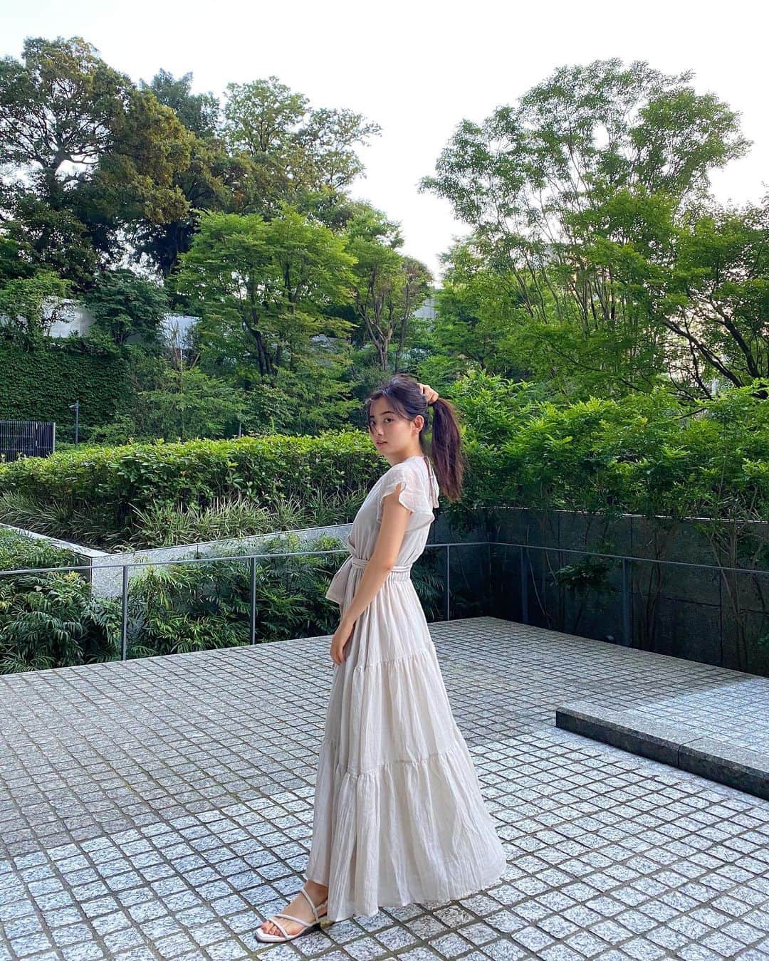 青山舞莉のインスタグラム：「𝐜𝐮𝐭𝐞 𝐬𝐮𝐦𝐦𝐞𝐫 𝐝𝐫𝐞𝐬𝐬 𝐟𝐫𝐨𝐦 𝐓𝐨 𝐭𝐡𝐞 𝐬𝐞𝐚  8/14からTo the seaルミネエスト新宿店がリニューアルオープンするみたいだよ🤍お気に入りのお洋服たくさんの @to_the_sea_hawaii さん🏖 #ミーコーデ」