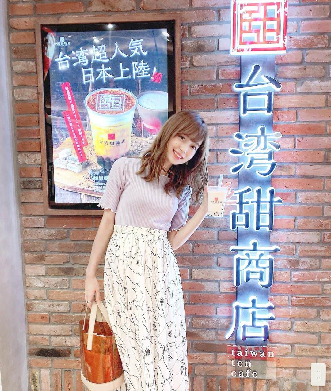 みき みーやんさんのインスタグラム写真 - (みき みーやんInstagram)「. @taiwan_ten 大好き🤤💕 . お洋服はタグ付けしてます❤ . #タピオカ #タピオカ巡り #台湾グルメ #生タピオカ #台湾甜商店 #豆花スイーツ #台湾スイーツ #豆乳豆花 #ルーロー飯 #牛肉麺 #🍜 #キューズモール #あべのハルカス #あべのキューズモール #グレイル #grl #グレイル購入品 #taiwan #taiwanfood #前髪 #ゆるふわ巻き #台湾料理 #台湾美食 #tapioca #foodstagram #foodpic #グルメスタグラム #グルメ女子 #グルメ好き#台湾旅行」8月10日 17時18分 - mi_yan0101