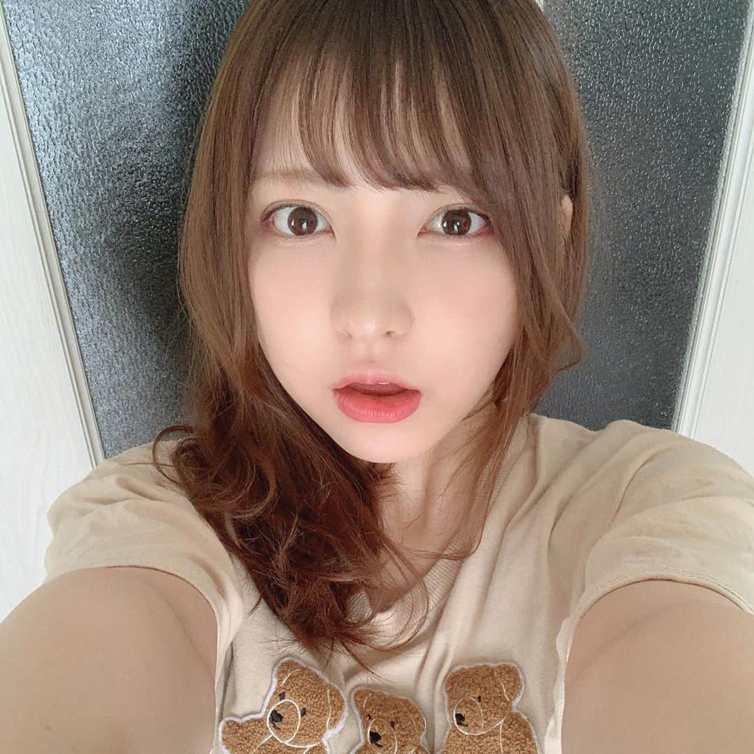 十味さんのインスタグラム写真 - (十味Instagram)「昨日はハグの日だからぎゅーしてくれ🧸(Twitterにあげてインスタにあげるの忘れてた)  #ハグの日 #十味」8月10日 9時09分 - toomi_nico