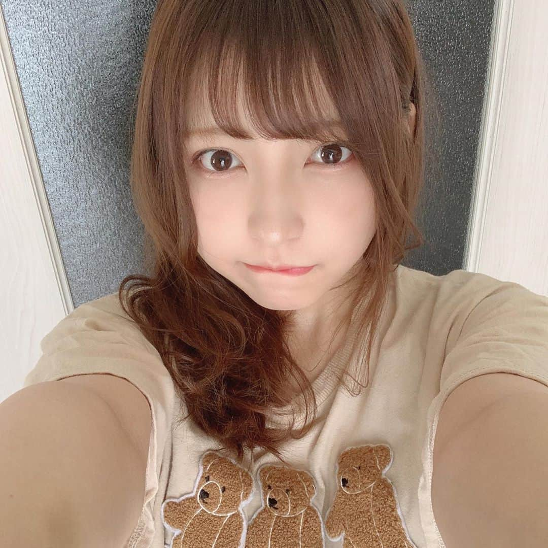 十味さんのインスタグラム写真 - (十味Instagram)「昨日はハグの日だからぎゅーしてくれ🧸(Twitterにあげてインスタにあげるの忘れてた)  #ハグの日 #十味」8月10日 9時09分 - toomi_nico