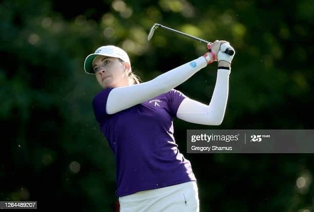 キム・カウフマンのインスタグラム：「I can’t say thank you enough to @marathonlpga and the Inverness Club for hosting the @lpga_tour in Toledo these past two weeks. Nobody loves women’s golf more than this city so it was the perfect place to pick the season back up!  I played hard to try and earn a British Open spot this week but came up short. Heading to AZ and CA for the next two symetra events. It’s so good to be on the road!  @sanfordsportsci @choicebank @titleist @footjoy #antiguasportswear #peoplefirst」