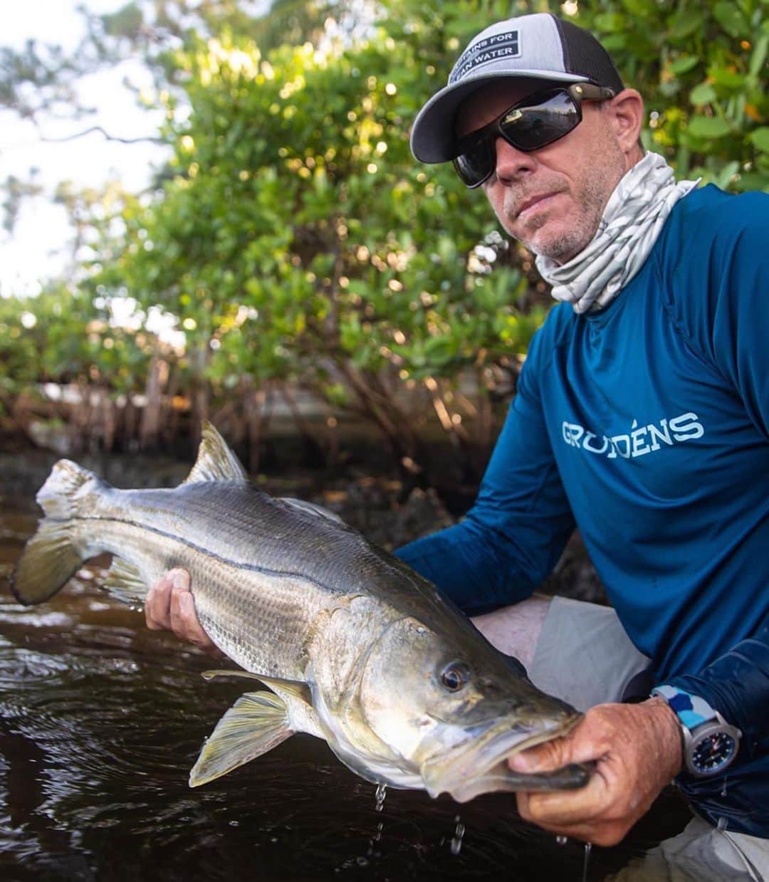Electric_Fishingさんのインスタグラム写真 - (Electric_FishingInstagram)「Gotta love when they smash the topwater as you walk your bait through the mangroves⚡️ 📸 @j.hodgeproductions   #ElectricSunglasses #PolarizedSunglasses #StyleThatPerforms #ElectricFishing」8月10日 9時44分 - electric_fishing