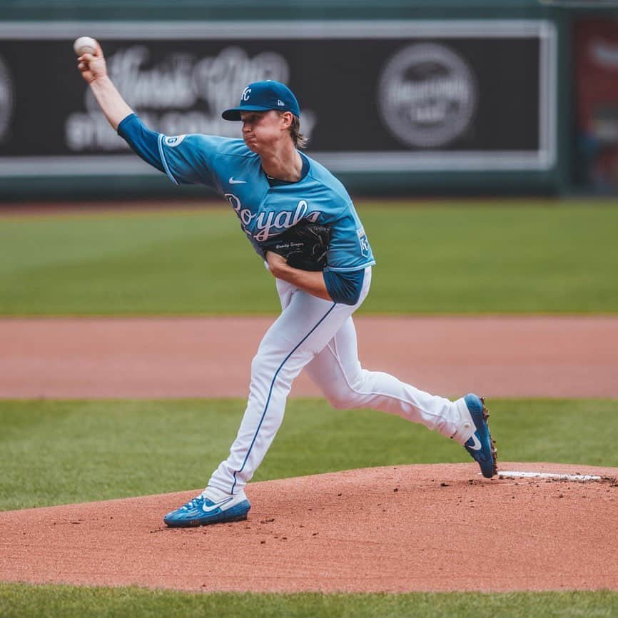 カンザスシティ・ロイヤルズさんのインスタグラム写真 - (カンザスシティ・ロイヤルズInstagram)「Powered through in powder blue for his first big league win. ☑️」8月10日 9時52分 - kcroyals