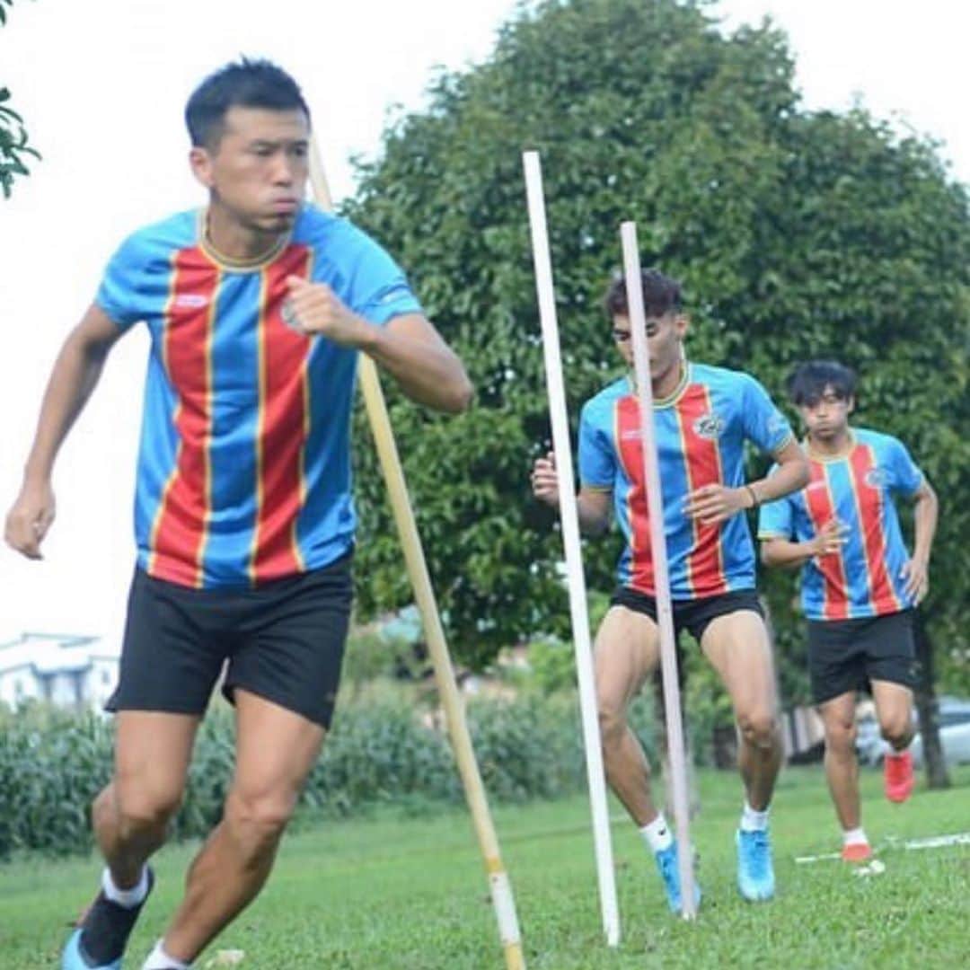 渡邉将基のインスタグラム：「Training 🇲🇾💪  #kotabharu #kelantan #kelantanfa #trw #trwcc #kelantanunited #mfl #football2020 #football #enjoyfootball #malaysia #malaysiafootball」