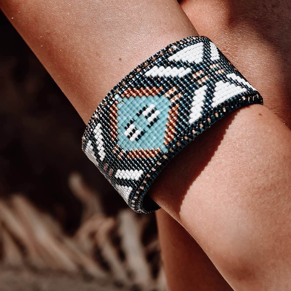 のインスタグラム：「Azuni luxury artisan jewellery. The culmination of Mayan provenance, hours of highly skilled stitching using the highest quality Japanese Miyuki beads, exquisite colour combinations and a passion to keep hand crafted jewellery alive.  Be part of the #slowfashion movement today.」