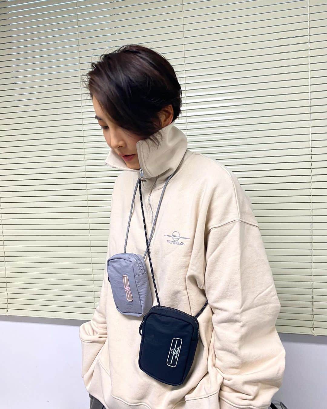 チン・ソヨンのインスタグラム：「#개미지옥쇼핑」