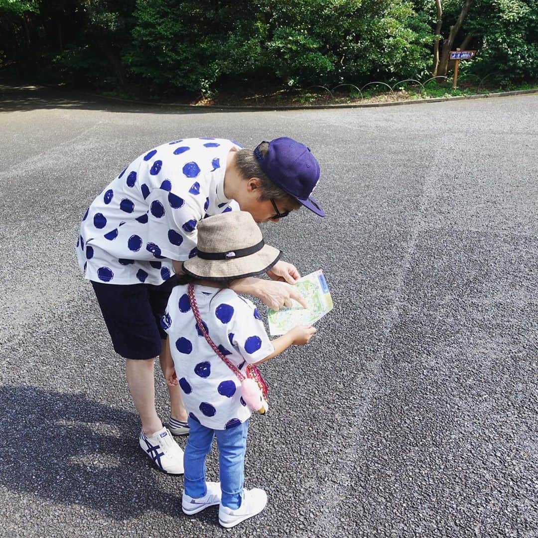 田村淳のインスタグラム：「地図が大好きな娘ですw まだ見るだけで使えてないけれど… 地図を見て今どこにいるのか？ 10歩進む毎に確認してます。」