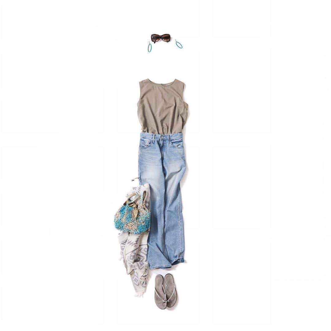 のインスタグラム：「・ NEW♦️Coordinate  ・ 2020-08-10 ・ relax & natural ・ tops : #soft ＃fio pants : #woadblue accessory : #インデアンクラフト  #simonalcantara bag : #imayin shoes : #maurodebari other : #pagani #aeliaanna ・ #kkcloset #kkshop #菊池京子 #kyokokikuchi  #コーデ  #code #style #fashion #コーディネート #ootd #wear #happy  #カジュアル #italy #summer #relax #ノースリーブ #denimpantsmurah」