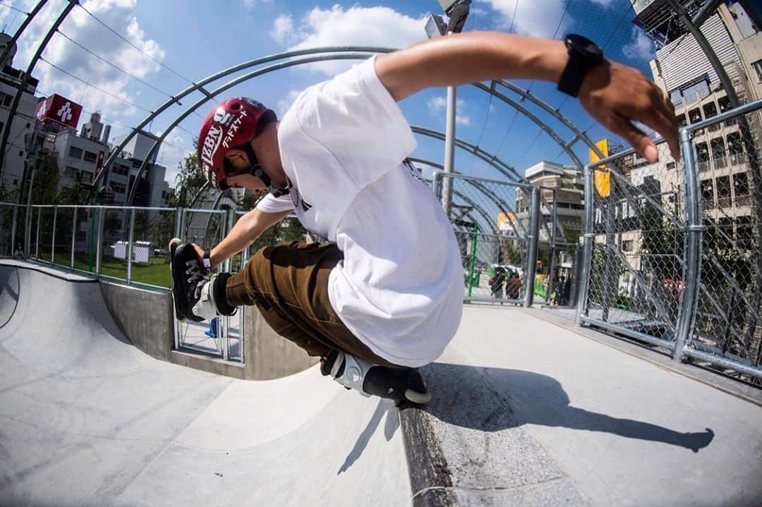 安床武士のインスタグラム：「FISH. Shooting from behind👍 📷 @jason_halayko . グラインドを後ろか撮影した一枚！ @usdskates  @goodskates_inc  @canamonroad_japan  @lzbn_official  @papasu1048  #rollerblading #inlineskate #aggressiveinline #usdskates #takeshiyasutoko #インラインスケート #ローラーブレード #安床武士」