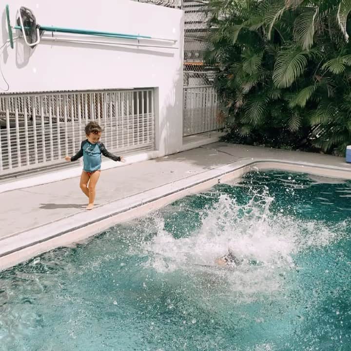 アリッサ ウーテンのインスタグラム：「1,2,3 Noa : Nooo! Mama : Goooo! hahah little buddy ditched me」