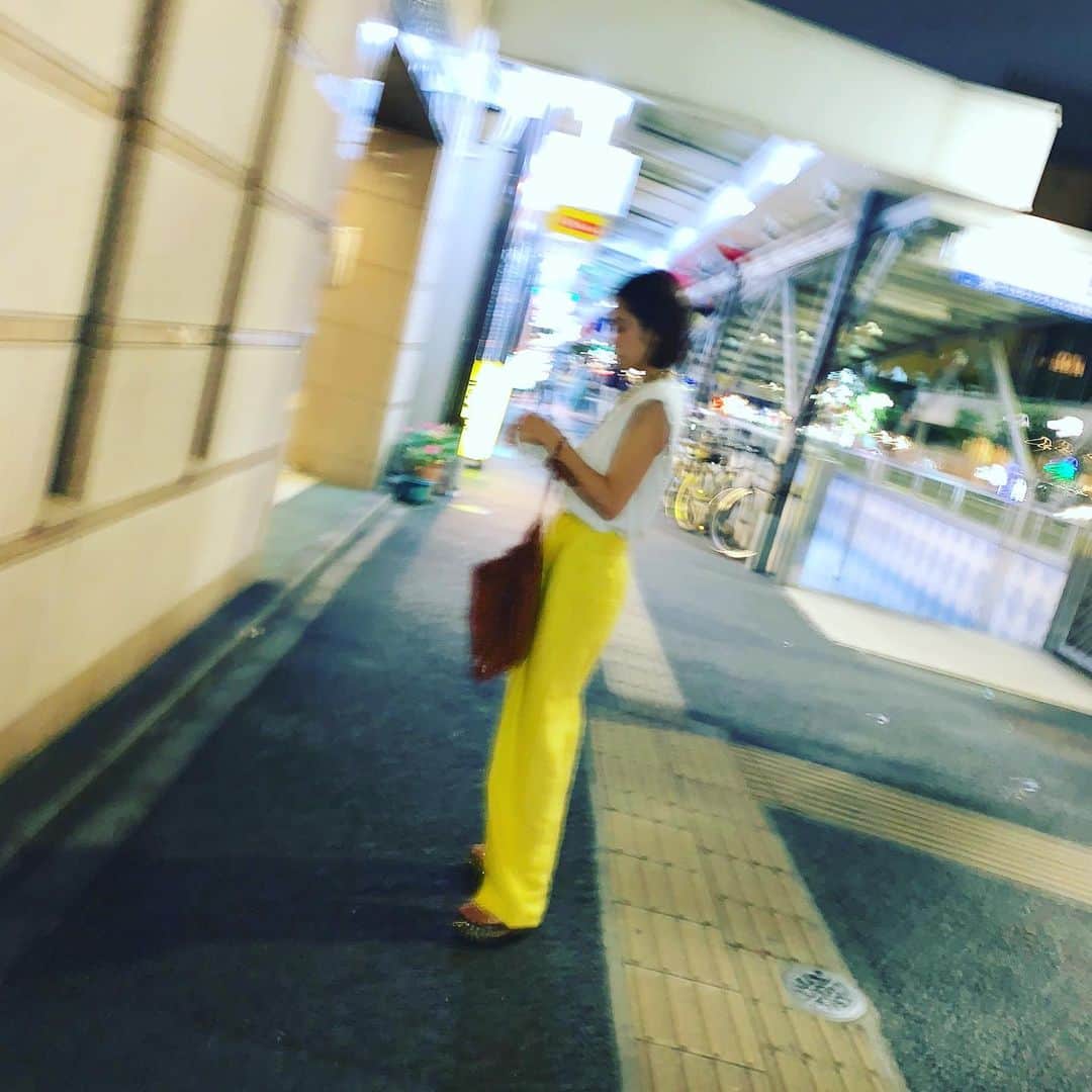 安達祐実さんのインスタグラム写真 - (安達祐実Instagram)「💛🤍💛」8月10日 12時21分 - _yumi_adachi