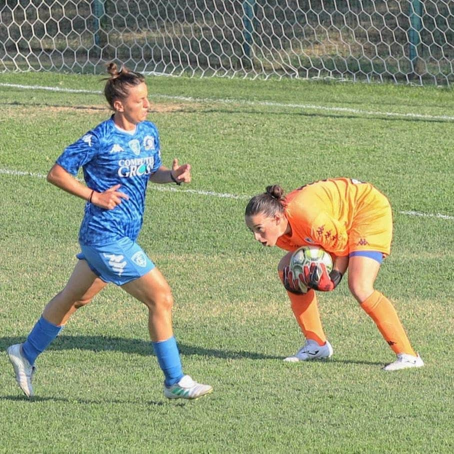 エンポリFCさんのインスタグラム写真 - (エンポリFCInstagram)「📸📸📸 Sabato scorso la prima amichevole delle azzurre di mister Spugna contro la Florentia San Gimignano」8月10日 18時05分 - empoli_fc_official