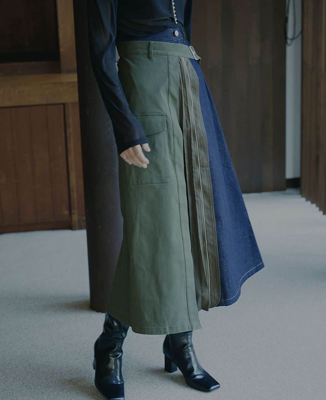 Ameri vintageさんのインスタグラム写真 - (Ameri vintageInstagram)「08.11(tue)12:00 MILITALY DOCKING DENIM SKIRT will be released. . #ameri #amerivintage #shopping #fashion #japan #jacket #skirt」8月10日 17時58分 - amerivintage