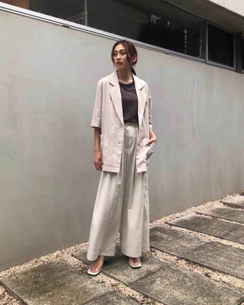 MOUSSY SNAPさんのインスタグラム写真 - (MOUSSY SNAPInstagram)「#MOUSSYSNAP @natorika 158cm LUMINE TACHIKAWA STAFF/ルミネ立川店スタッフ ㅤㅤㅤㅤㅤㅤㅤㅤㅤㅤㅤㅤㅤ HALF SLEEVE SHIRTS JACKET(010DS330-2480) HIGH WAIST DRAWSTRING PANTS(010DS330-2430) #MOUSSYCapsuleCollection #MOUSSY_CC COTTON SLEEVELESS TOP(010DSS80-0300) VINYL STRAP SANDALS(010DSW52-1390) ㅤㅤㅤㅤㅤㅤㅤㅤㅤㅤㅤㅤㅤ #MOUSSY」8月10日 12時57分 - moussysnap