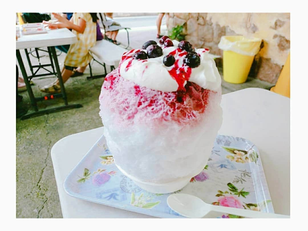 坂本詩緒里さんのインスタグラム写真 - (坂本詩緒里Instagram)「🍧🍧🍧  #かき氷 #ブルーベリー味 #夏だね #スイーツ #デカ盛り #かわいい #おいしぃちゃん  #japanesefood」8月10日 13時08分 - jpba529