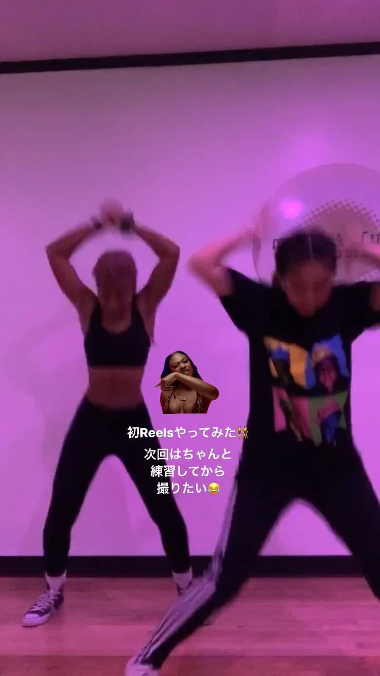 jyA-Me（ヤミー）のインスタグラム：「#Reels#やってみた w/ @kristen.mikayla  #megantheestalion  #girlsinthehood  #girlsinthehoodchallenge  @theestallion」