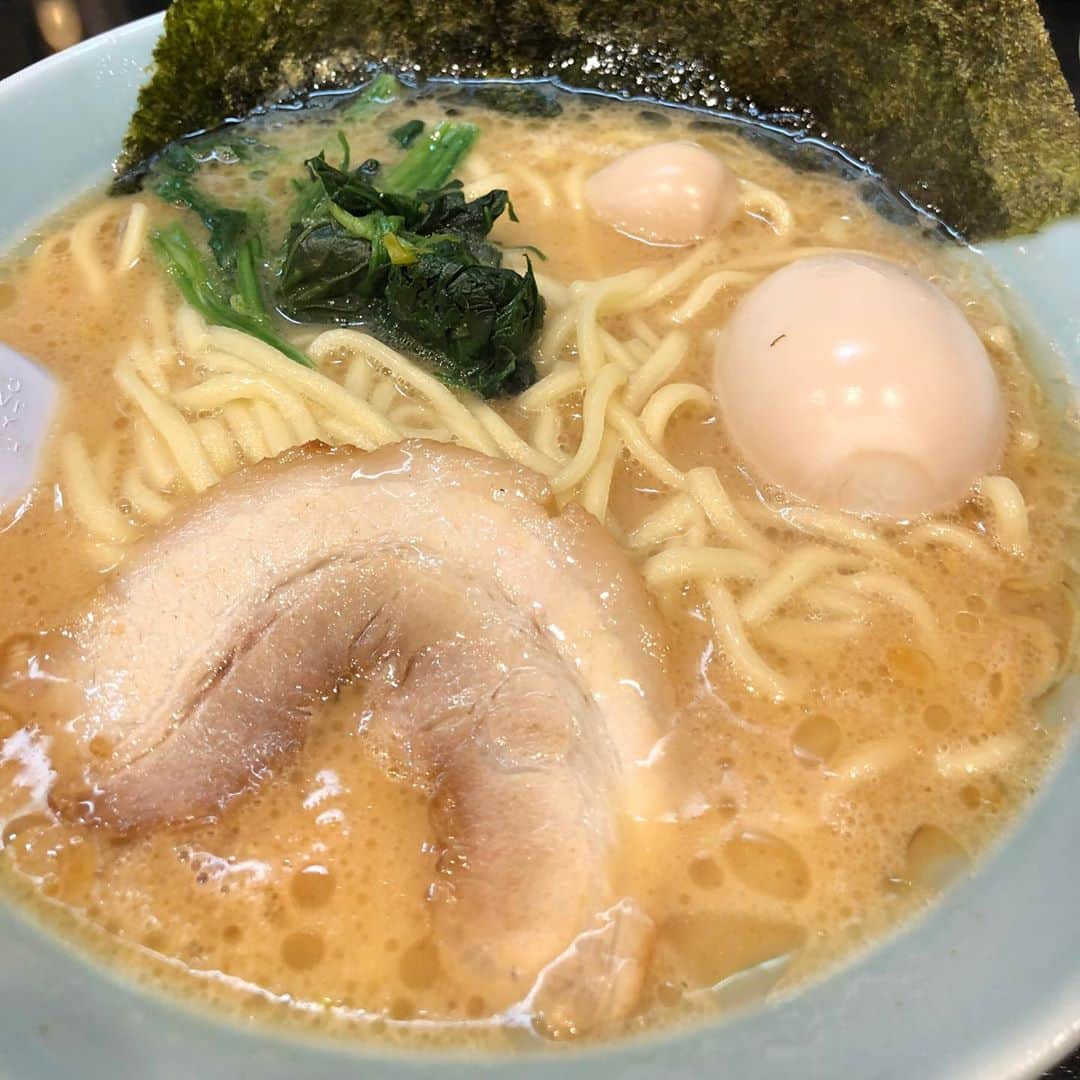 北原雅樹のインスタグラム：「らーめん食べたくなったけど、八角まで行けないから、今日はこれ。 1口目、うまっ！ 2口目、あれ？ 3口目、これ、どっかで食べたことある味！ 4口目、あ、八角のスタミナらーめんや！  ってことで、食べたくなったあなたは八角へGO！  #らーめん八角  #スタミナらーめん  #スタミナラーメン  #濃厚醤油  #背脂  #とろみ  #味玉  #のり  #らーめん八角明石藤江店  #らーめん八角太子店  #らーめん八角播磨本店  #らーめん八角加古川店  #らーめん八角御着店  #らーめん八角小野店  #らーめん八角広畑店」