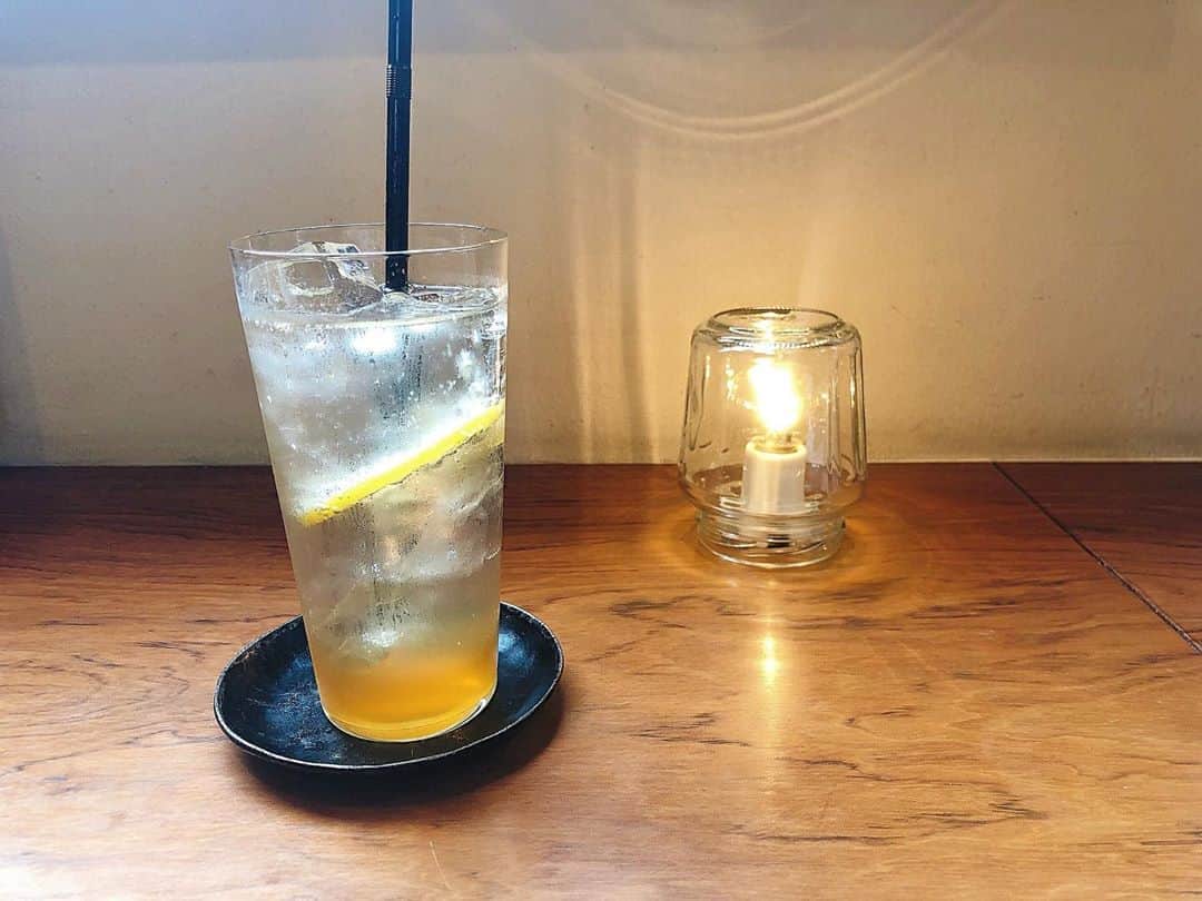 yuu__aaaのインスタグラム：「. なんでこんなにレモネードが好きなんだろうってくらい飲んでる🍋 . 自家製レモネードって名前がもうおいしいもんね . . #カフェ#cafe#レモネード#cafestagram #カフェ巡り #カフェ好きな人と繋がりたい #カフェスタグラム」