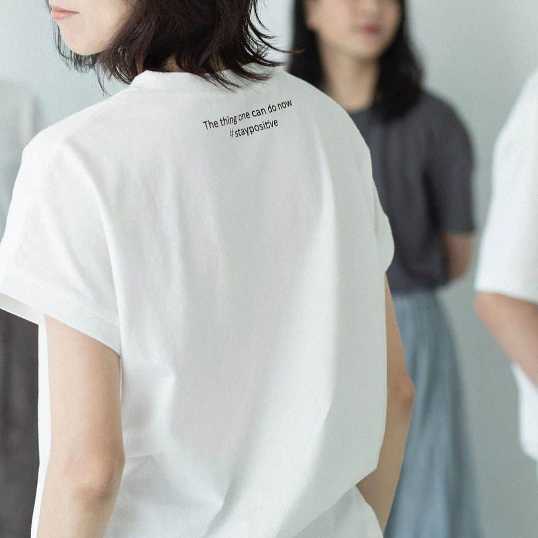 HusHusHのインスタグラム：「日本財団様とのチャリティ企画﻿ 【staypositive t-shirts】﻿ 5ブランド同時発売中です！﻿ ﻿ 売り上げのうち１０%を日本財団「新型コロナウィルス感染症拡大に伴う支援」の基金に寄付いたします。﻿ ﻿ みんなで、楽しく﻿ staypositive campaign﻿ 同時開催中！﻿ ﻿ 対象のTshirtsを着用の上、﻿ #staypositive#hushush﻿ または、﻿ #staypositive#3can4on﻿ の2つのハッシュタグをつけて、投稿頂いた方の中から、抽選で１００名様に、オリジナルエコトートバッグ、店頭、オンラインショップでご利用いただける500円オフクーポンをプレゼント！﻿ ﻿ 詳しくは、﻿ @hushush_official﻿ プロフィール画面﻿ にありますURLリンクサイト﻿ ぜひご覧くださいませ✨﻿ ﻿ #ハッシュアッシュ #ハッシュアッシュfan #hushush#3can4on#サンカンシオン」