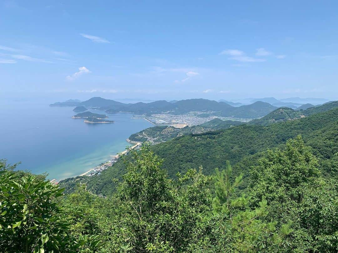 行天優莉奈さんのインスタグラム写真 - (行天優莉奈Instagram)「前に#高屋神社　に行ってきました✨めっちゃ暑くて汗が💦 でも素敵な景色でした😊 ぜひみなさんも行ってみてね♪♪ ・ ・ #香川県」8月10日 14時13分 - yurina.0314