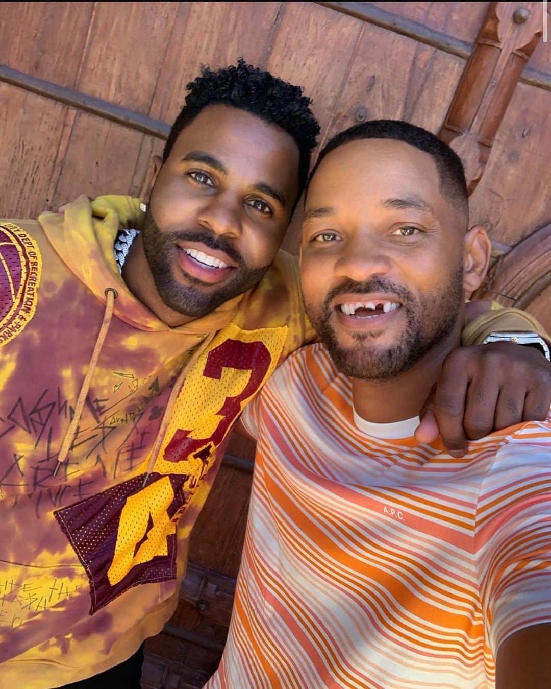 ジェイソン・デルーロのインスタグラム：「He’s finally embracing his new smile. @willsmith See my last post.」