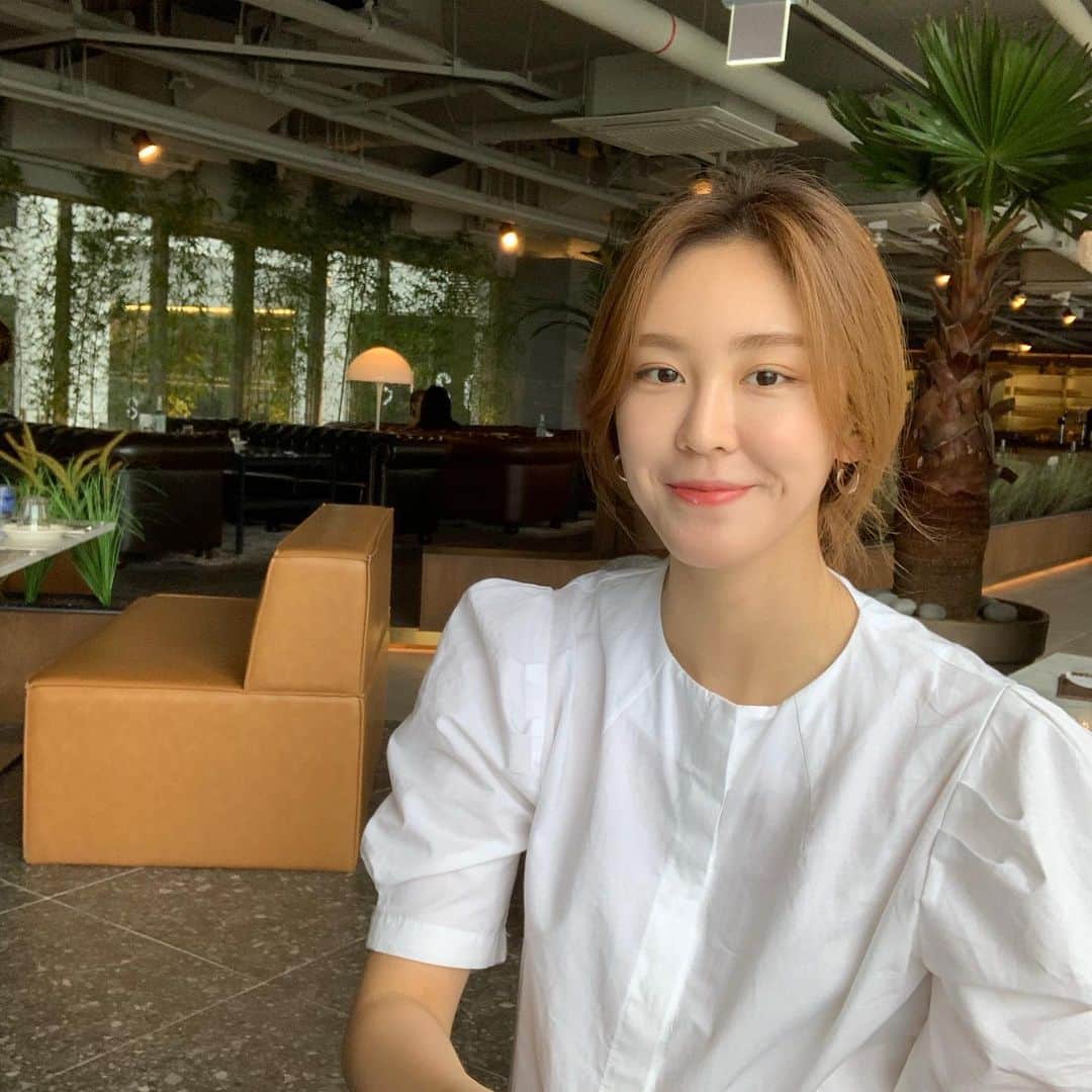 のインスタグラム：「메론빙수 다 입에 묻히고 먹기 🤣」