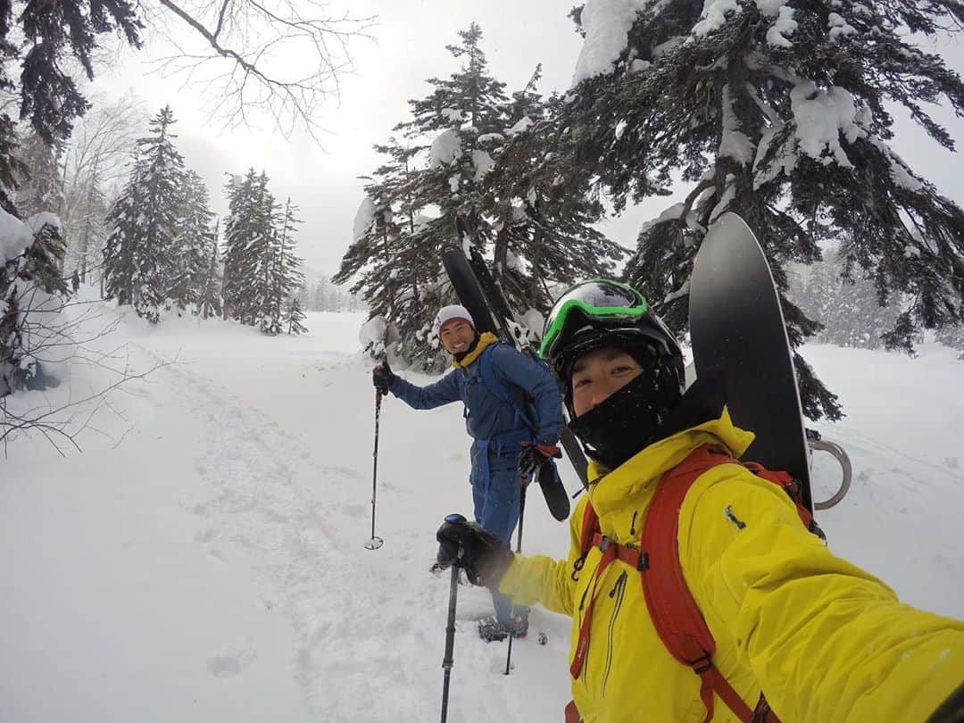 田中毅さんのインスタグラム写真 - (田中毅Instagram)「また楽しく山登りできますように🏂  #山の日 #バックカントリー #佐藤義朗  #snowsurf #snowboarding #skiing #backcountryskiing #backcountrysnowboarding #japow」8月10日 15時13分 - tanaka_ta_ke_shi