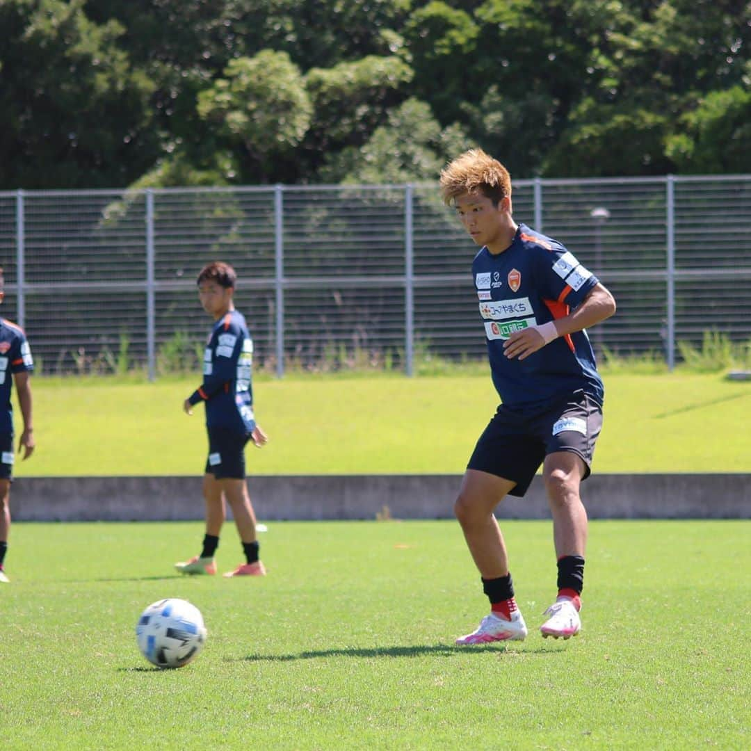 レノファ山口FCさんのインスタグラム写真 - (レノファ山口FCInstagram)「8月10日　トレーニング #renofa #レノファ山口 #起海斗 #高井和馬 #小松蓮 #吉満大介 #安在和樹 #清永丈瑠 #武岡優斗」8月10日 15時43分 - renofa_yamaguchi